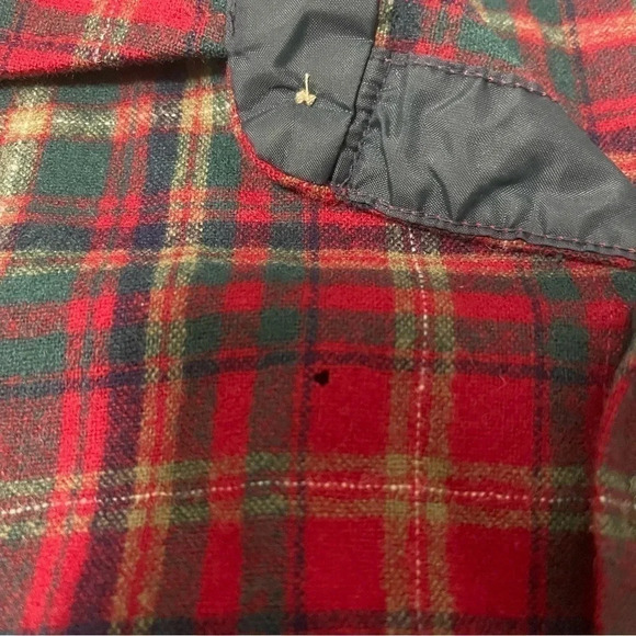 Pendleton 100% Wool Shirt Large LongMade In USA Red Flannel Plaid Button VINTAGE - Picture 5 of 10